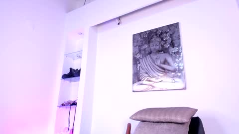 Snapshot of charlote_zc_ chatting on 01-19-25, 02:04 Charlote online show from 01-19-25, 02:04