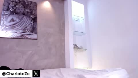 Snapshot of charlote_zc_ chatting on 09-09-25, 08:30 Charlote online show from 09-09-25, 08:30