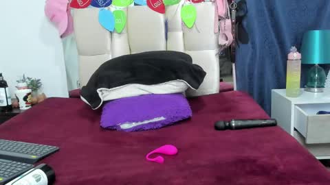 Charlott online show from 12-17-24, 12:12