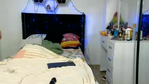 Snapshot of charlotte_027 chatting on 06-26-26, 03:00 charlotte_027 online show from 06-26-26, 03:00