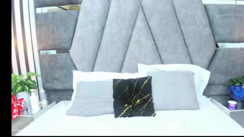 Snapshot of charlotte_chapman chatting on 11-26-25, 11:44 charlotte chapman online show from 11-26-25, 11:44