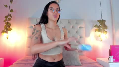 Sofia online show from 05-31-26, 03:47