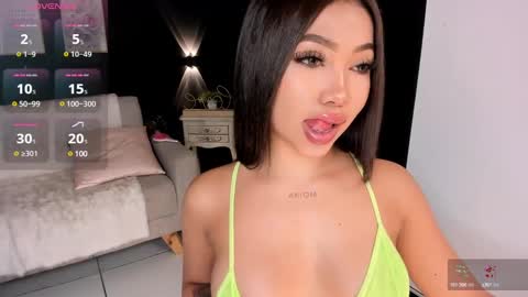 Snapshot of charlotte_es chatting on 01-17-25, 08:44 Charlotte online show from 01-17-25, 08:44