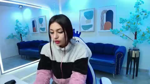 Snapshot of charlotte_etthan chatting on 09-28-25, 03:23 Charlotte online show from 09-28-25, 03:23