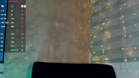 Snapshot of charlotte_greys chatting on 12-18-24, 05:59 Charlotte online show from 12-18-24, 05:59