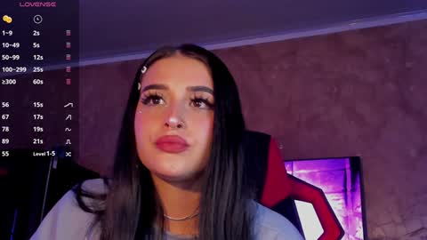 Snapshot of charlotte_greys chatting on 01-08-25, 03:51 Charlotte online show from 01-08-25, 03:51