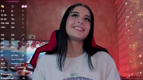 Snapshot of charlotte_greys chatting on 02-18-25, 01:32 Charlotte online show from 02-18-25, 01:32