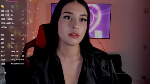 Snapshot of charlotte_greys chatting on 09-08-25, 10:53 Charlotte online show from 09-08-25, 10:53