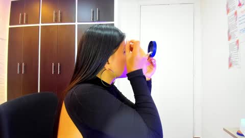 Snapshot of charlotte_icee chatting on 01-15-25, 04:32 Charlotte Icee online show from 01-15-25, 04:32