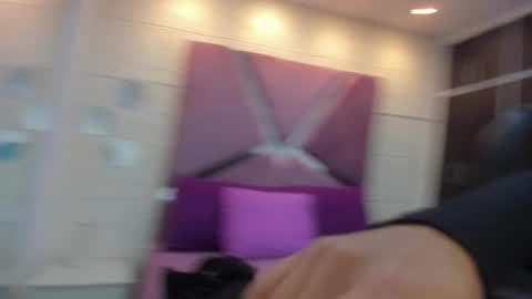 Charlotte Icee online show from 12-15-25, 03:49