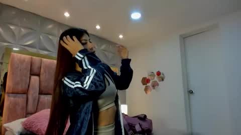 Snapshot of charlotte_icee chatting on 02-08-26, 05:16 Charlotte Icee online show from 02-08-26, 05:16