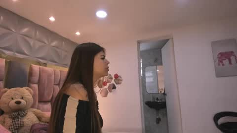 Snapshot of charlotte_icee chatting on 05-07-26, 03:39 Charlotte Icee online show from 05-07-26, 03:39