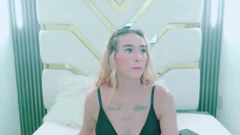 Snapshot of charlotte_phaeton chatting on 12-02-25, 12:16 Charlotte online show from 12-02-25, 12:16