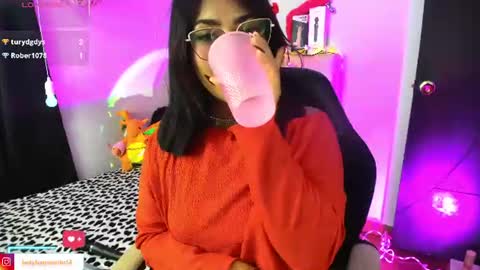 Snapshot of charlotte_queen20 chatting on 08-06-26, 03:30 Charlotte online show from 08-06-26, 03:30