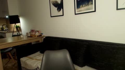 Charlotte Roche online show from 01-15-26, 04:11