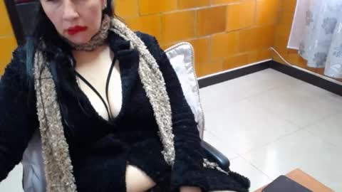 Charlotte online show from 11-19-25, 04:07