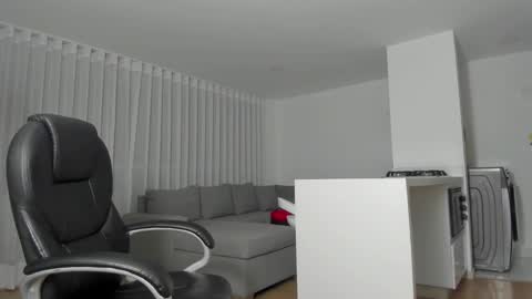 Yuli online show from 01-27-25, 02:31