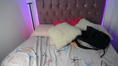 Snapshot of charlotte_walker1 chatting on 03-10-25, 05:11 charlotte_walker1 online show from 03-10-25, 05:11