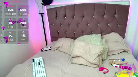 Snapshot of charlotte_walker1 chatting on 11-13-25, 02:16 charlotte_walker1 online show from 11-13-25, 02:16