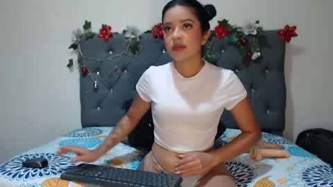 Snapshot of charlottee07 chatting on 02-01-25, 03:52 charlottee07 online show from 02-01-25, 03:52