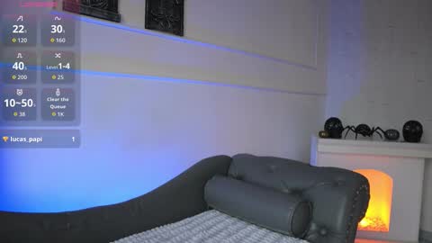 Snapshot of charlotterusso chatting on 10-14-25, 02:18 Lauren Rus online show from 10-14-25, 02:18