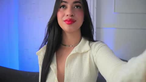 Snapshot of charlotterusso chatting on 11-20-25, 12:49 Lauren Rus online show from 11-20-25, 12:49