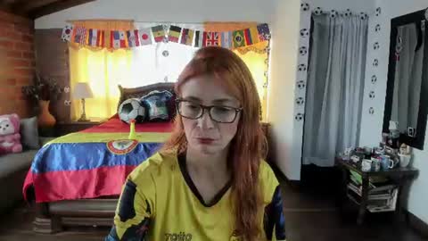 Snapshot of charlottewillson chatting on 06-17-26, 04:41 Charlotte online show from 06-17-26, 04:41