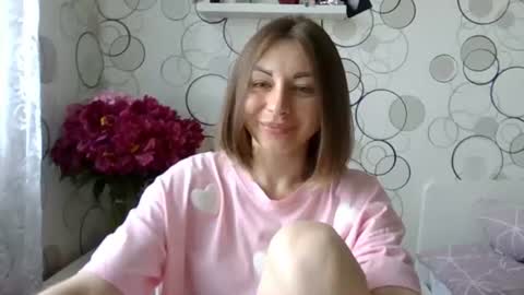 Snapshot of charming__chick chatting on 06-14-26, 12:29 charming__chick online show from 06-14-26, 12:29