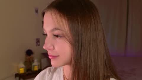 Snapshot of charming_bliss chatting on 09-18-25, 03:58 Kaylee online show from 09-18-25, 03:58