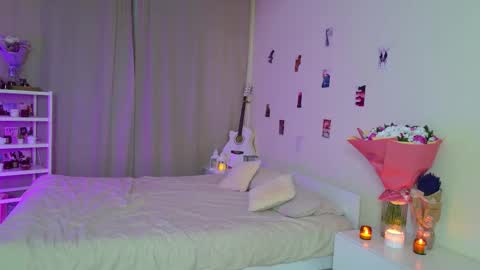 Snapshot of charming_bliss chatting on 10-18-25, 03:57 Kaylee online show from 10-18-25, 03:57