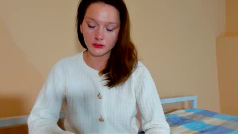 Snapshot of charmingkatie chatting on 10-19-25, 02:50 katie online show from 10-19-25, 02:50