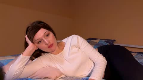 Snapshot of charmingkatie chatting on 11-08-25, 12:16 katie online show from 11-08-25, 12:16