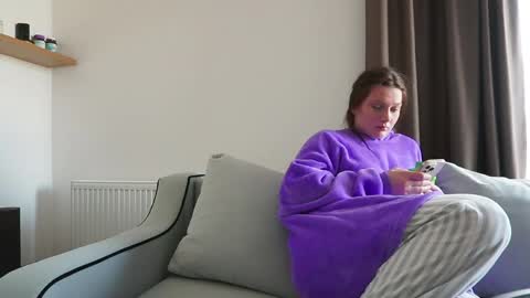 katie online show from 04-03-26, 02:15