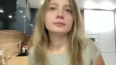 Sarah online show from 09-14-25, 03:00