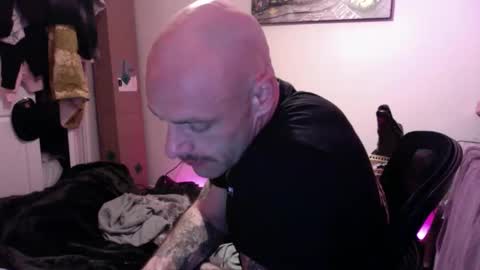 Snapshot of chase2attract chatting on 02-25-26, 06:23 Chase2Attract online show from 02-25-26, 06:23