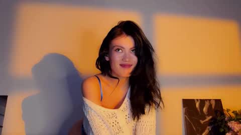 JASMINE   usually going live about 2 am UTC  online show from 02-03-26, 06:22