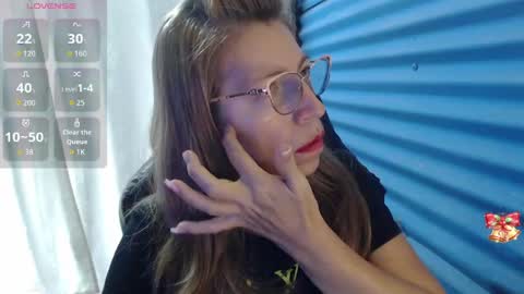 CHAYLA VICTORIA RUIZ  online show from 04-15-26, 07:10