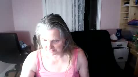 Snapshot of chealsiek chatting on 06-11-26, 12:32 chealsiek online show from 06-11-26, 12:32