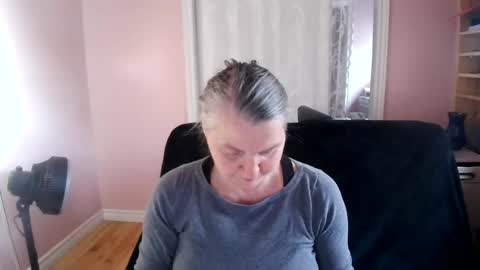 Snapshot of chealsiek chatting on 06-15-26, 12:40 chealsiek online show from 06-15-26, 12:40