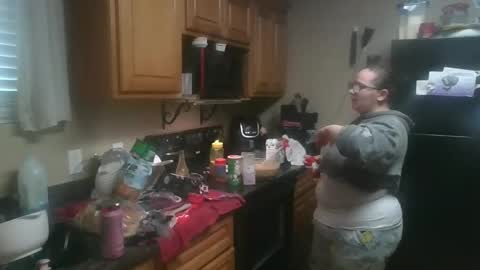 Snapshot of cheekychick420 chatting on 12-14-25, 04:01 cheekychick420 online show from 12-14-25, 04:01