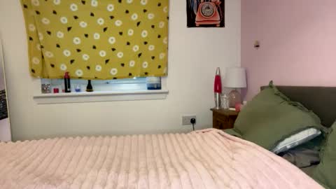 Snapshot of cheekykatx chatting on 10-21-25, 05:02 cheekykatx online show from 10-21-25, 05:02