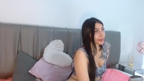 Snapshot of cheerlynn chatting on 12-29-24, 06:27 Cherlyn online show from 12-29-24, 06:27