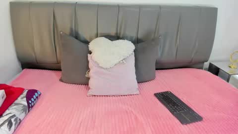 Snapshot of cheerlynn chatting on 02-04-25, 01:27 Cherlyn online show from 02-04-25, 01:27