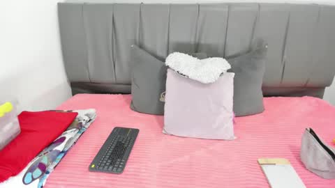 Snapshot of cheerlynn chatting on 02-22-25, 04:09 Cherlyn online show from 02-22-25, 04:09