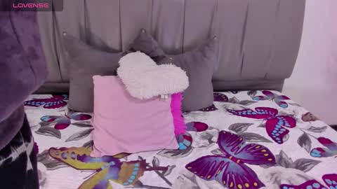 Snapshot of cheerlynn chatting on 09-17-25, 03:03 Cherlyn online show from 09-17-25, 03:03