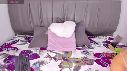 Snapshot of cheerlynn chatting on 10-06-25, 04:15 Cherlyn online show from 10-06-25, 04:15