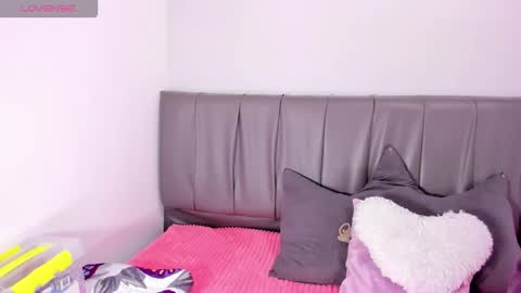 Snapshot of cheerlynn chatting on 10-25-25, 04:02 Cherlyn online show from 10-25-25, 04:02