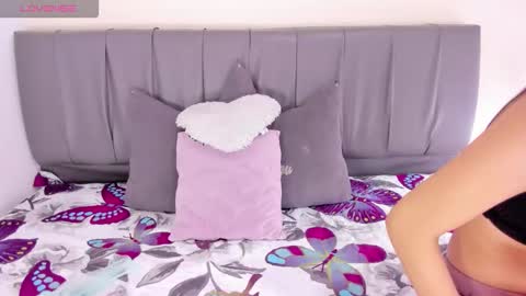 Snapshot of cheerlynn chatting on 11-10-25, 03:33 Cherlyn online show from 11-10-25, 03:33