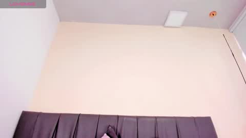 Snapshot of cheerlynn chatting on 11-20-25, 03:45 Cherlyn online show from 11-20-25, 03:45