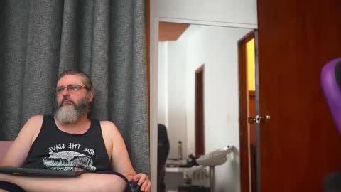 Snapshot of cheeseburgerjesus chatting on 12-14-24, 09:13 Cheesburger Jesus and whoever showed up. online show from 12-14-24, 09:13